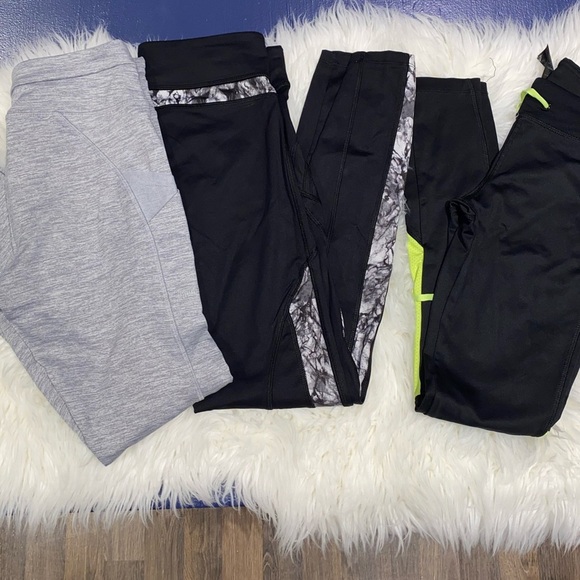 Lot of three Forever 21 sport leggings size small - Picture 1 of 2